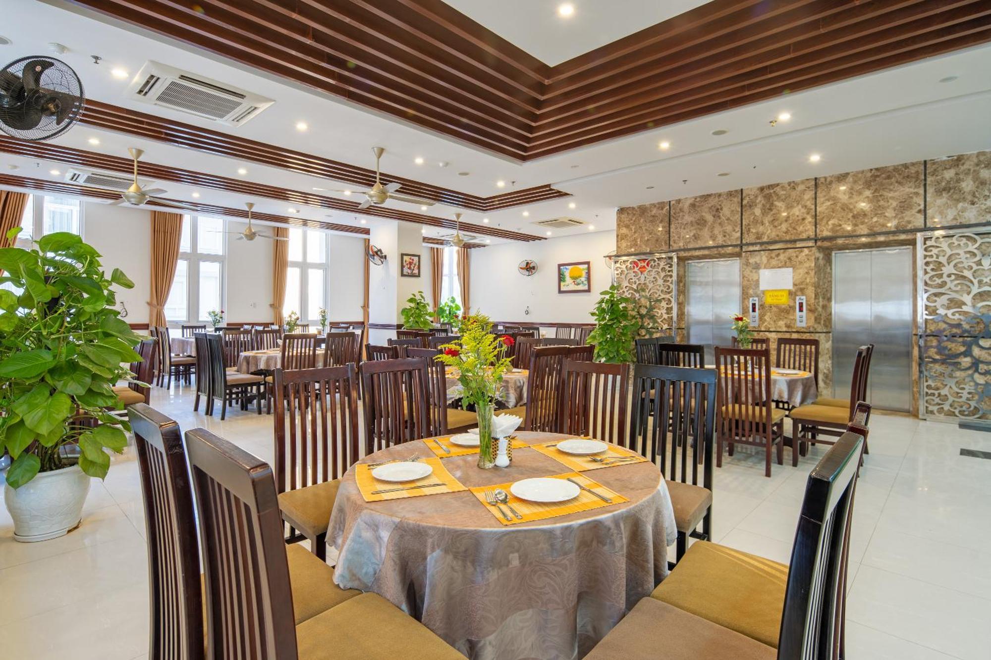 Tay Bac Hotel Дананг Екстериор снимка